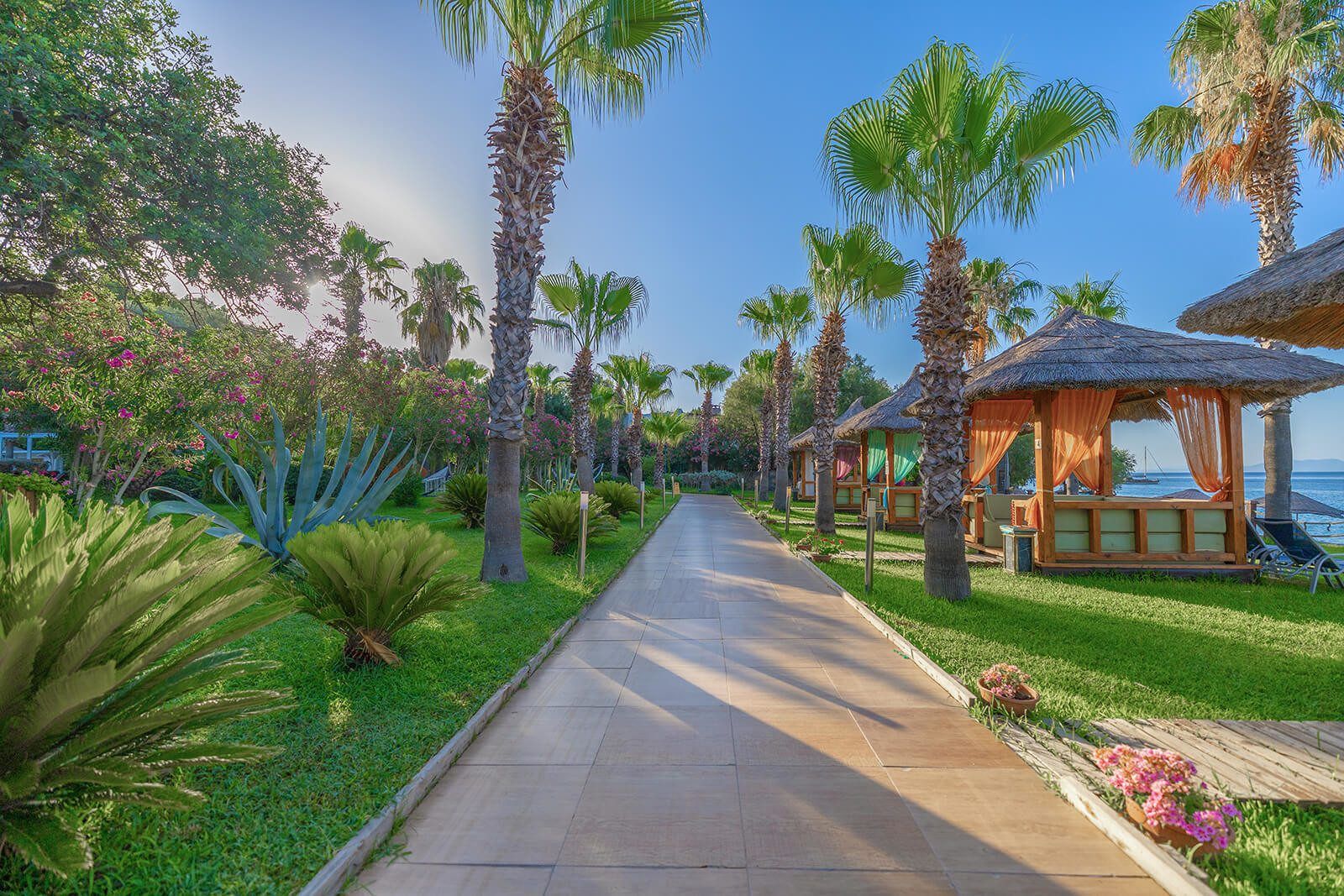 Latanya Park Hotel - Hero